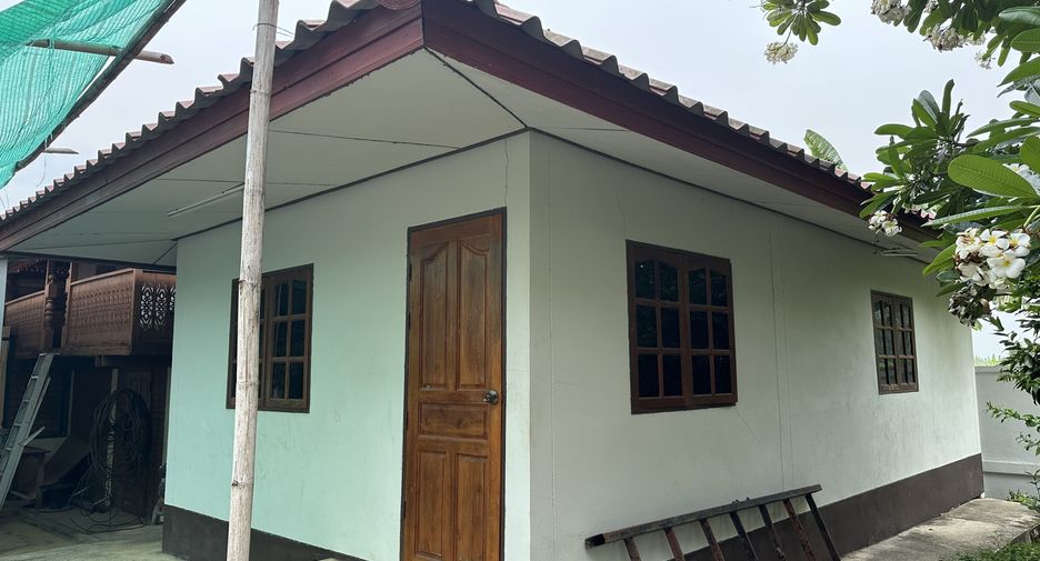 For sale and for rent 6 bedrooms house in San Sai, Chiang Mai