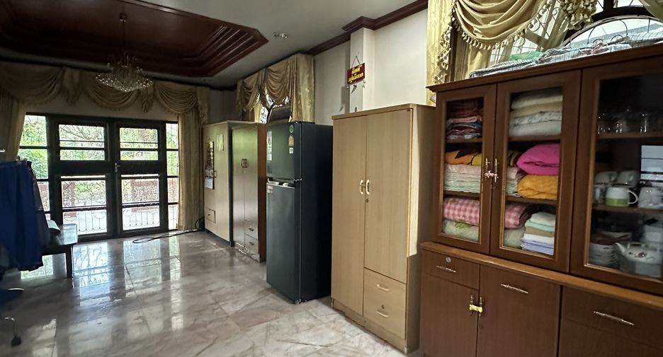For sale and for rent 6 bedrooms house in San Sai, Chiang Mai