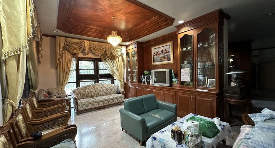 For sale and for rent 6 bedrooms house in San Sai, Chiang Mai
