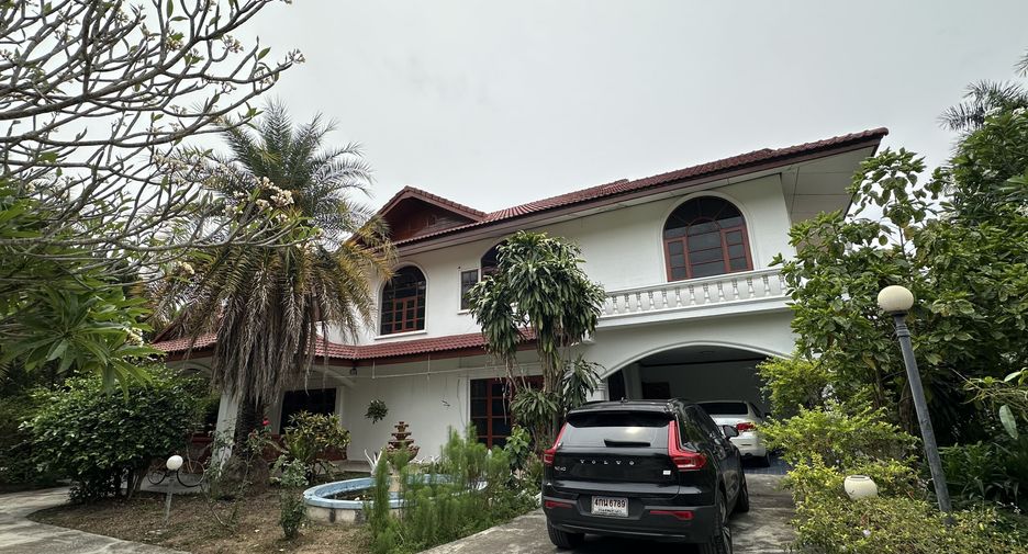 For sale and for rent 6 bedrooms house in San Sai, Chiang Mai