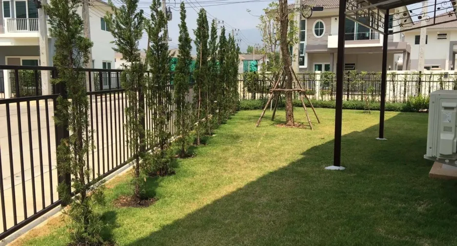 For rent 4 bedrooms house in Mueang Chiang Mai, Chiang Mai