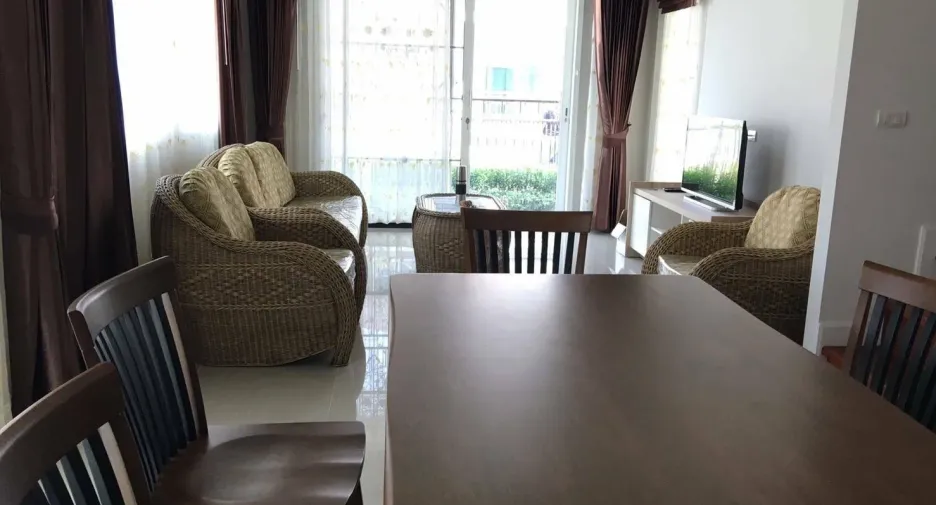 For rent 4 bedrooms house in Mueang Chiang Mai, Chiang Mai