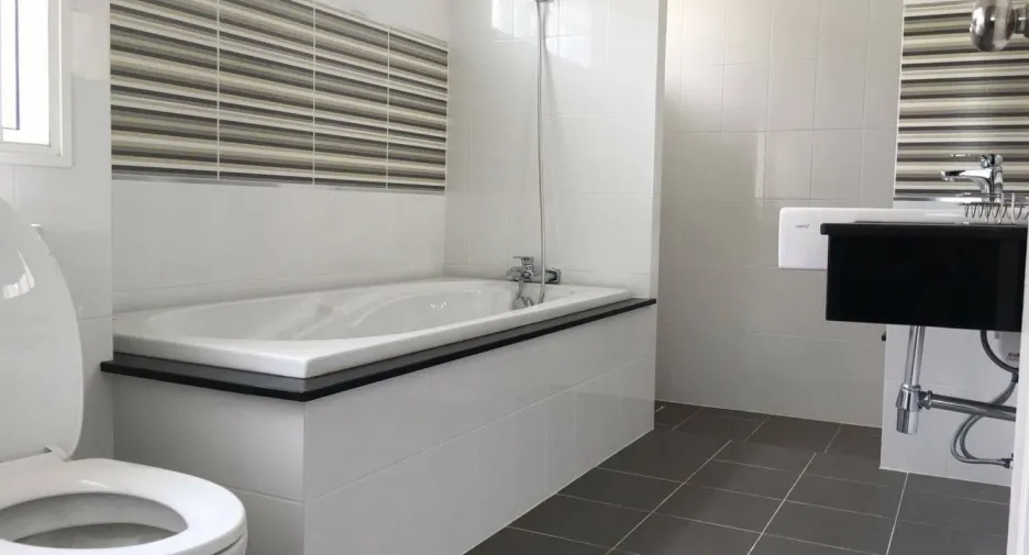 For rent 4 bedrooms house in Mueang Chiang Mai, Chiang Mai