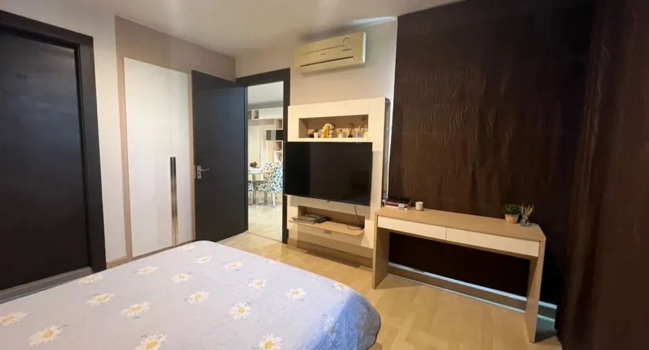 Продажа и аренда 1 кровать кондо в Хуаи Кхщанг, Бангкок