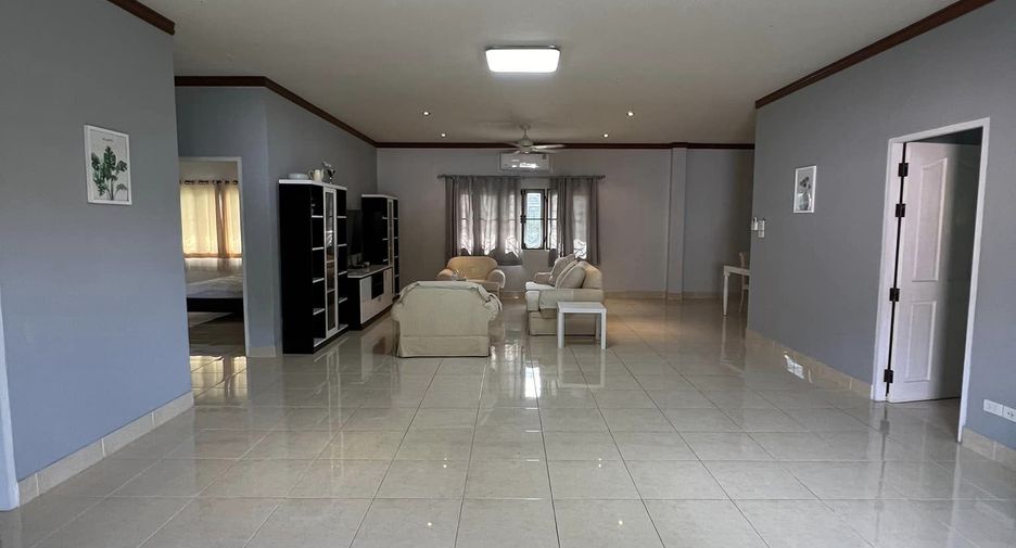 Casa en alquiler de 3 habitaciones en Hang Dong, Chiang Mai