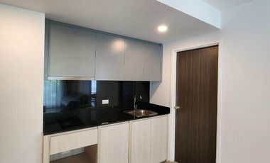 Condo en venta y en alquiler de 2 habitaciones en Bang Na, Bangkok