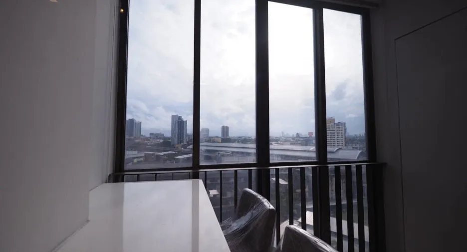 For rent studio condo in Mueang Samut Prakan, Samut Prakan