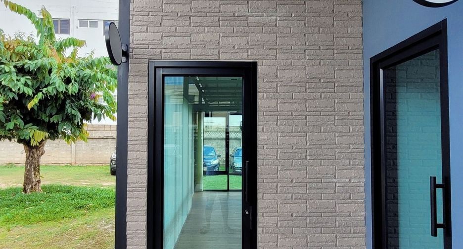 For rent 3 bedrooms office in Mueang Chiang Mai, Chiang Mai