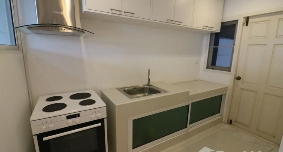 For sale 4 bedrooms townhouse in Suan Luang, Bangkok