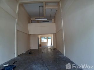 Casa adosada en alquiler de 2 habitaciones en Bang Sao Thong, Samut Prakan