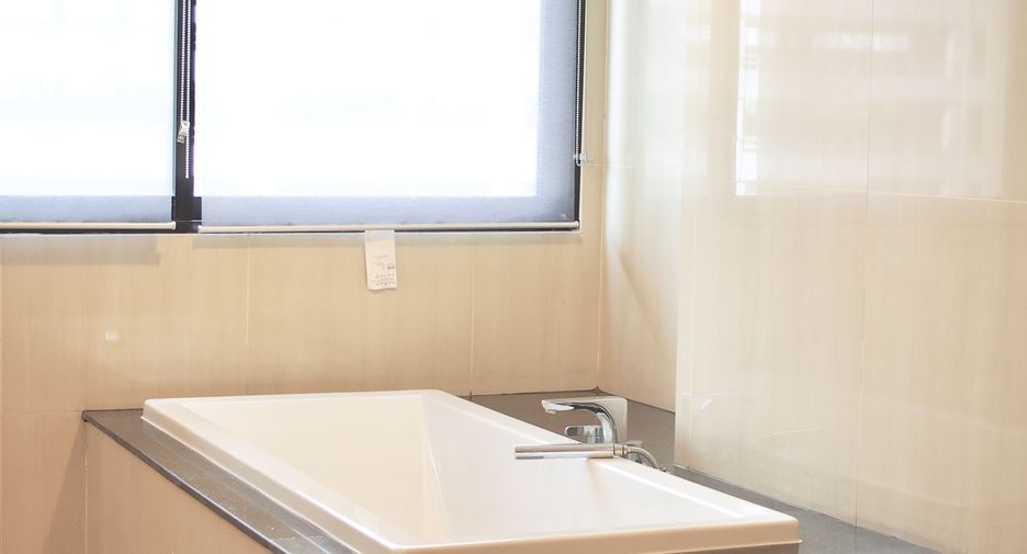 For sale and for rent 2 bedrooms condo in Bang Lamung, Chonburi