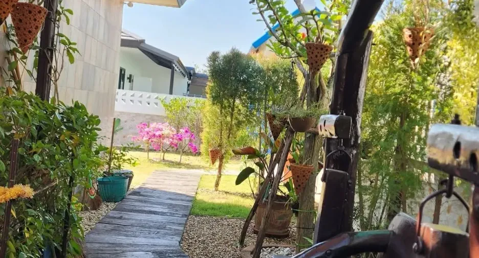 For rent 3 bedrooms house in Saraphi, Chiang Mai