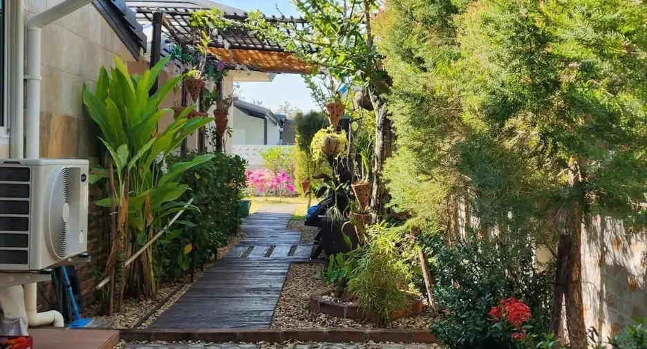 For rent 3 bedrooms house in Saraphi, Chiang Mai