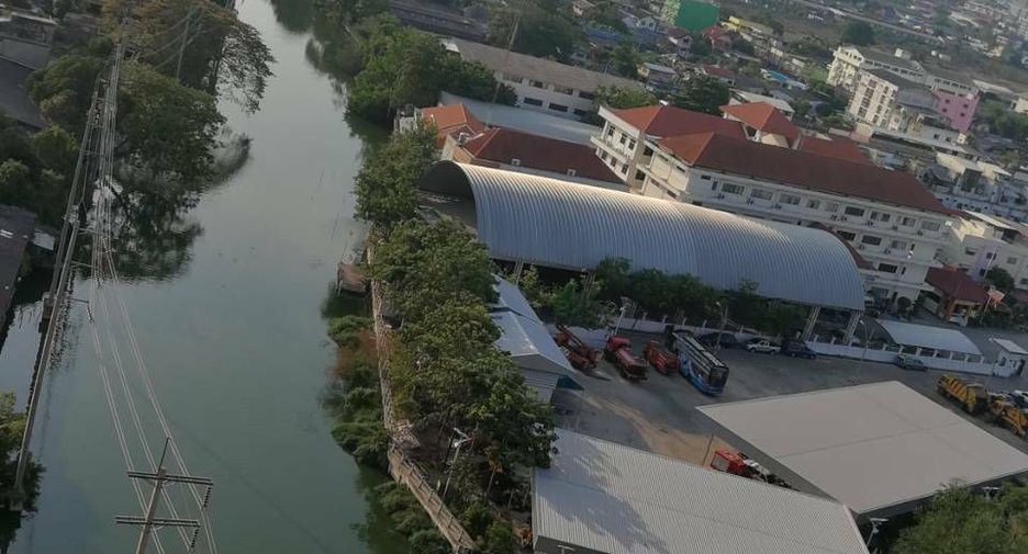 For rent 1 bed condo in Mueang Samut Prakan, Samut Prakan