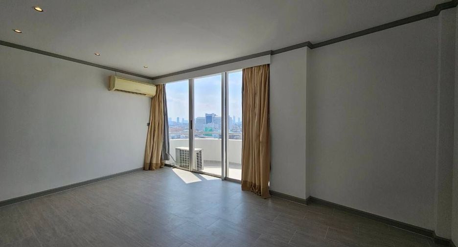For sale 3 bedrooms condo in Sathon, Bangkok