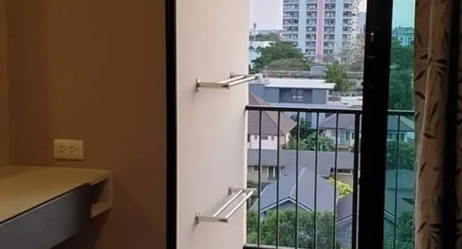 For rent 1 bed condo in Mueang Samut Prakan, Samut Prakan