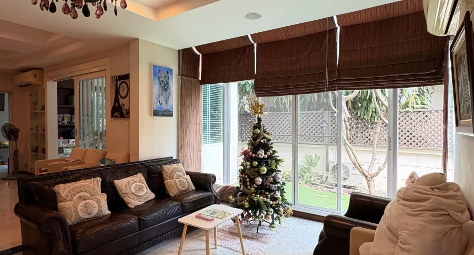 For sale 5 bedrooms house in Bueng Kum, Bangkok