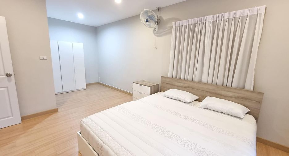 For rent 3 bedrooms house in Saraphi, Chiang Mai
