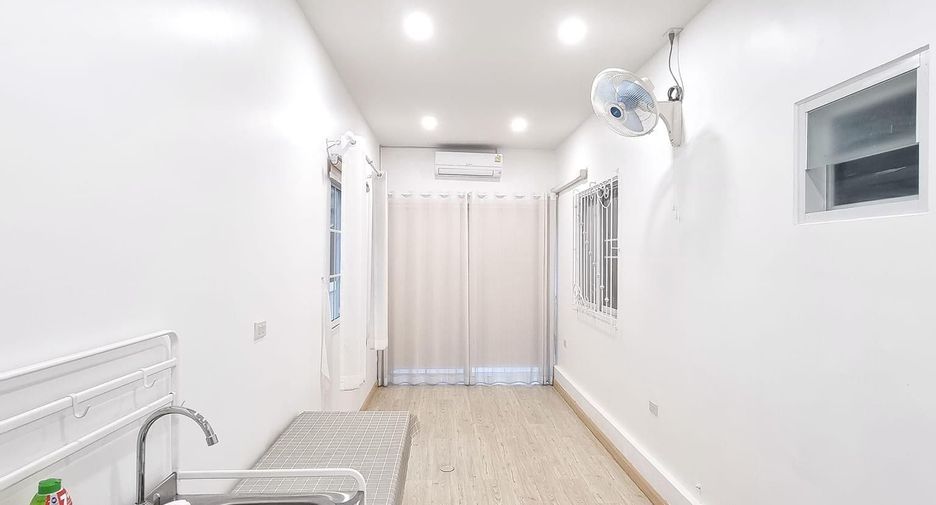 For rent 3 bedrooms house in Saraphi, Chiang Mai