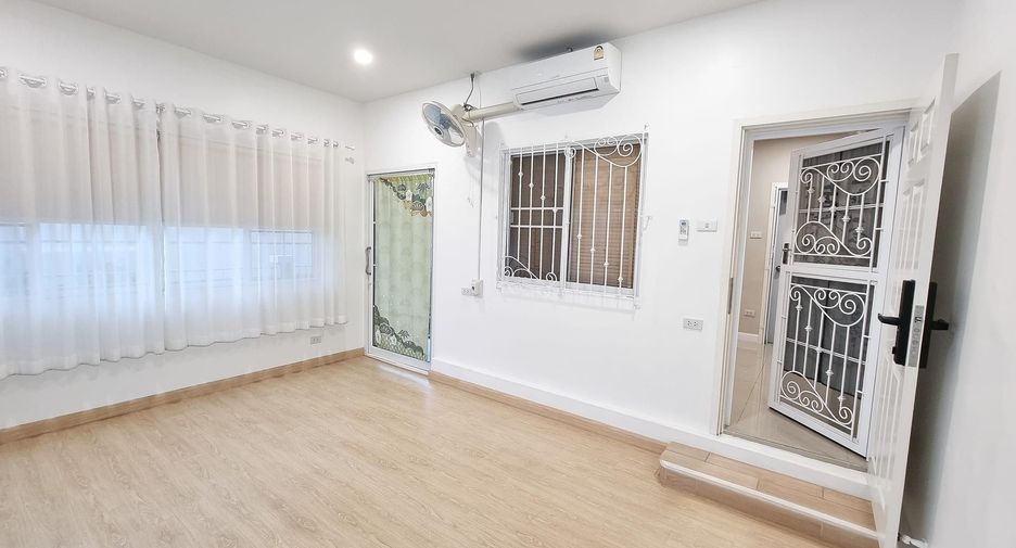 For rent 3 bedrooms house in Saraphi, Chiang Mai