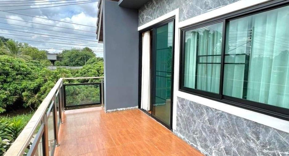 For rent 6 bedrooms villa in Mueang Chiang Mai, Chiang Mai