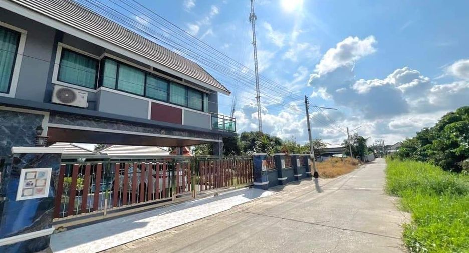For rent 6 bedrooms villa in Mueang Chiang Mai, Chiang Mai