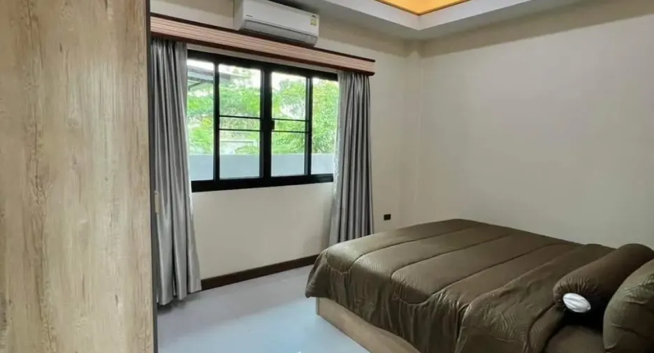 For rent 6 bedrooms villa in Mueang Chiang Mai, Chiang Mai