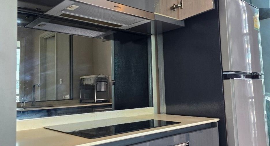 For sale 2 ベッドルーム condo in Khlong Toei, Bangkok