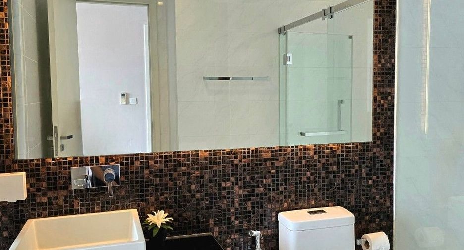 For sale 2 ベッドルーム condo in Khlong Toei, Bangkok