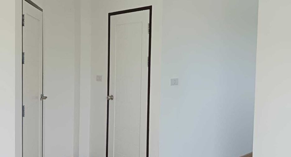For sale 4 bedrooms house in Saraphi, Chiang Mai
