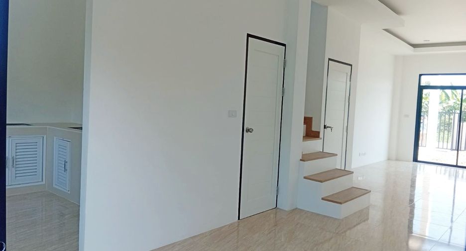 For sale 4 bedrooms house in Saraphi, Chiang Mai