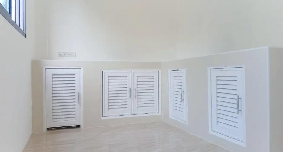 For sale 4 bedrooms house in Saraphi, Chiang Mai