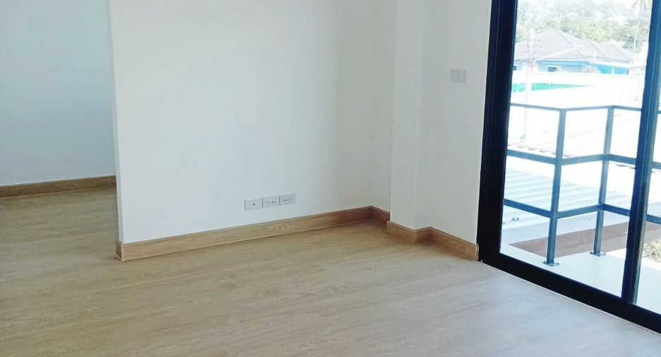 For sale 4 bedrooms house in Saraphi, Chiang Mai