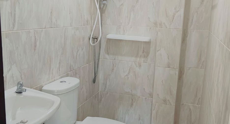 For sale 4 bedrooms house in Saraphi, Chiang Mai