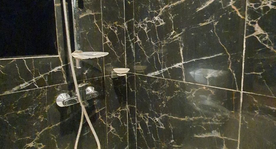 For sale studio condo in Bang Rak, Bangkok