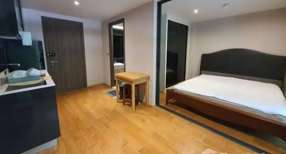 For sale studio condo in Bang Rak, Bangkok