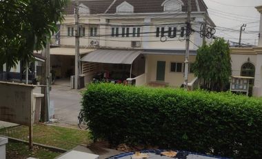 For sale and for rent 3 bedrooms townhouse in Prawet, Bangkok