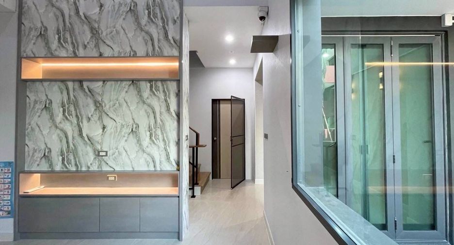 Casa en venta de 3 habitaciones en Suan Luang, Bangkok