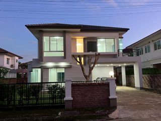 Casa en venta de 3 habitaciones en San Kamphaeng, Chiang Mai