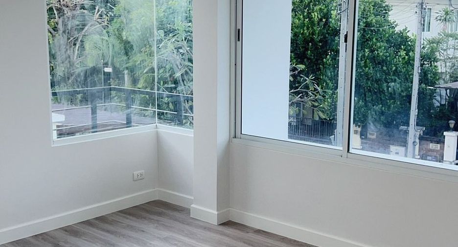 Casa en venta de 3 habitaciones en San Kamphaeng, Chiang Mai