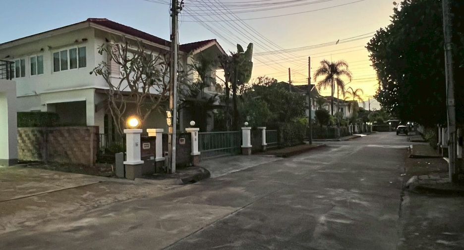 Casa en venta de 3 habitaciones en San Kamphaeng, Chiang Mai