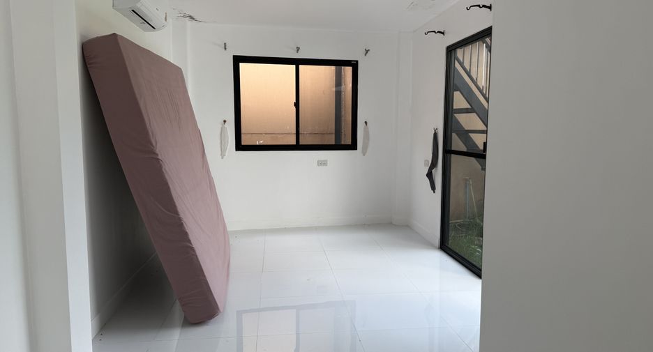 For sale and for rent 4 bedrooms house in Doi Saket, Chiang Mai