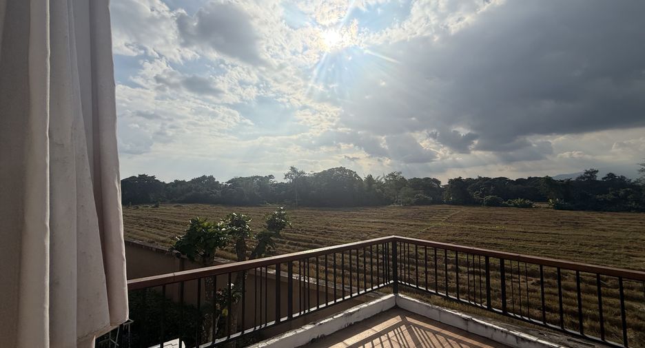 For sale and for rent 4 bedrooms house in Doi Saket, Chiang Mai