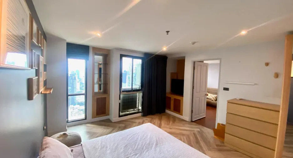 For sale and for rent 2 bedrooms condo in Watthana, Bangkok