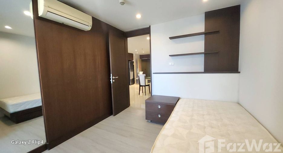 For sale そして for rent 2 ベッドルーム condo in Bang Rak, Bangkok