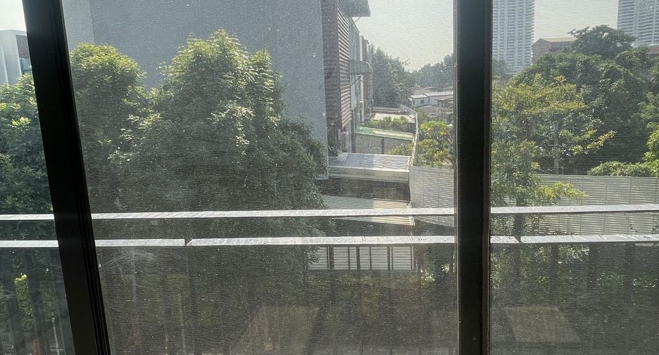 For sale and for rent 3 bedrooms townhouse in Yan Nawa, Bangkok