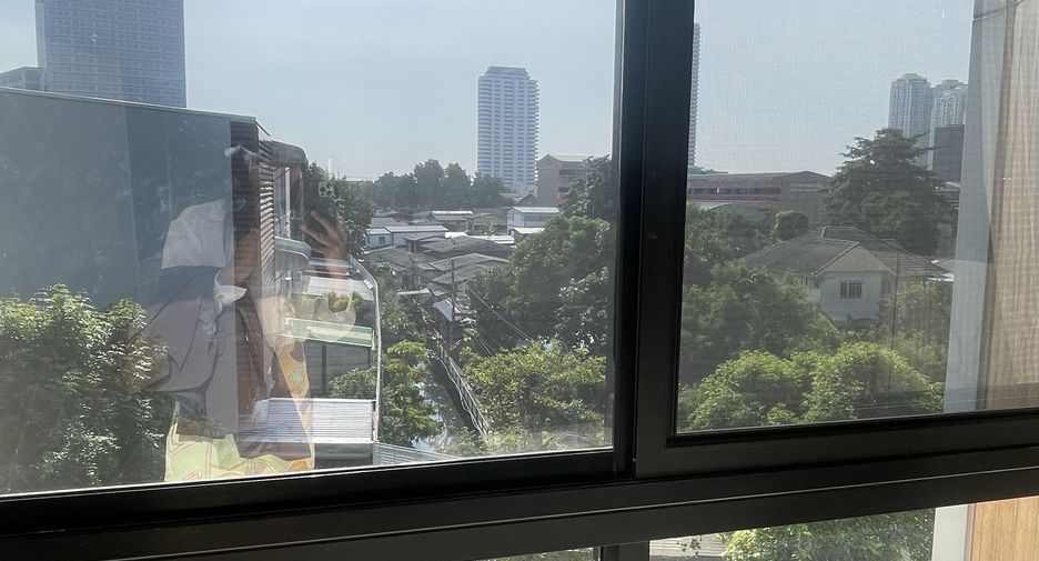 For sale and for rent 3 bedrooms townhouse in Yan Nawa, Bangkok