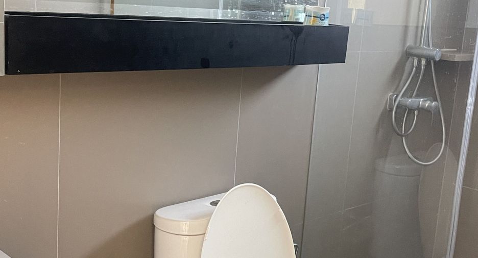 For sale and for rent 3 bedrooms townhouse in Yan Nawa, Bangkok