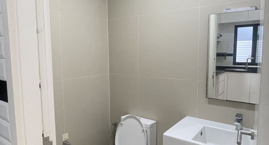 For sale and for rent 3 bedrooms townhouse in Yan Nawa, Bangkok