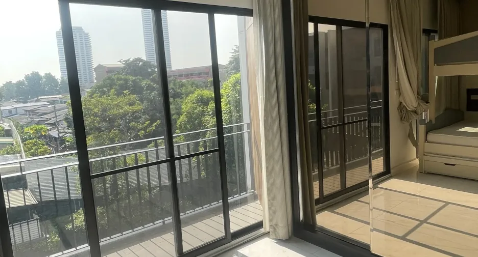 For sale and for rent 3 bedrooms townhouse in Yan Nawa, Bangkok